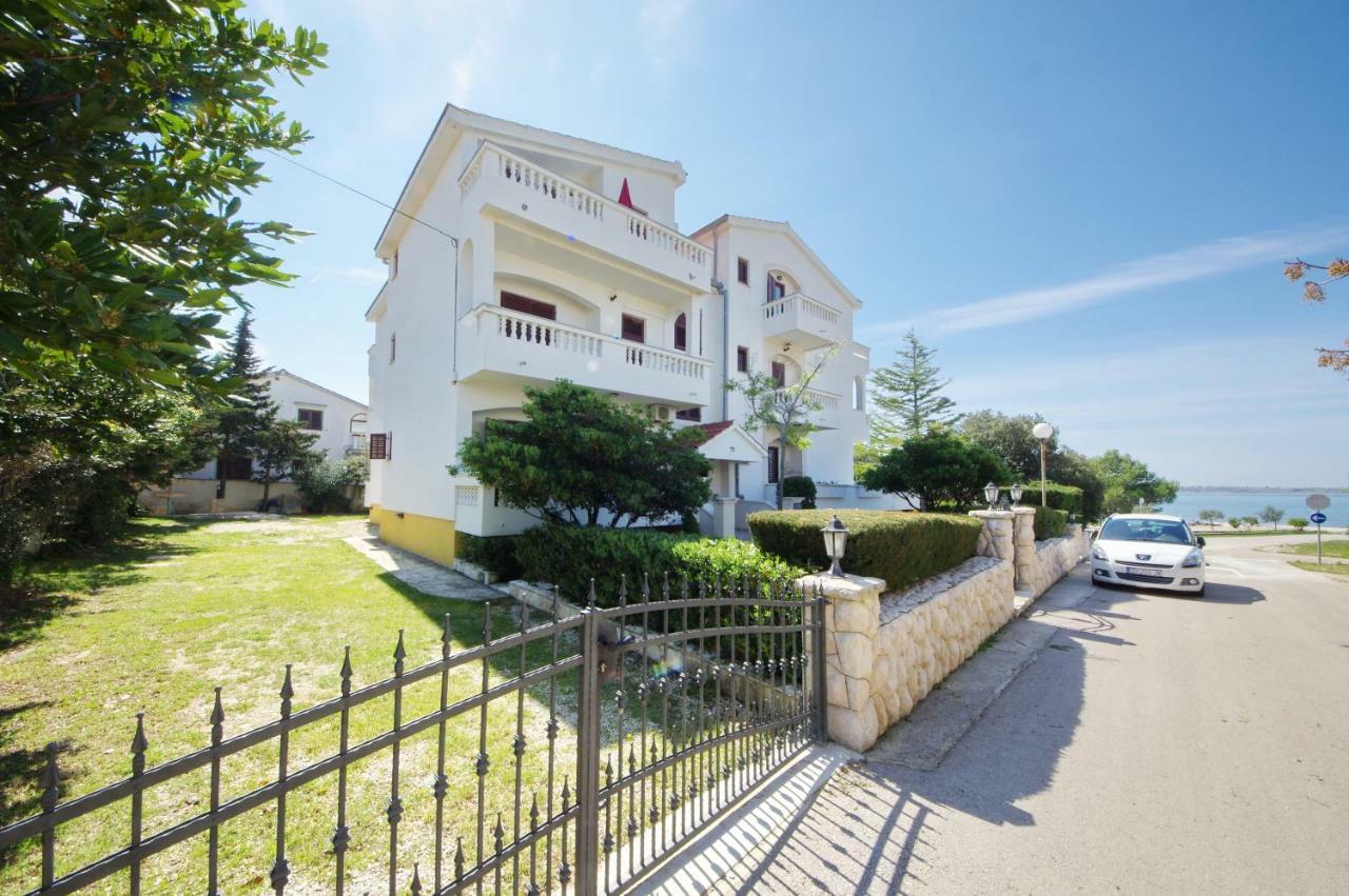 ורסי Apartments Beach מראה חיצוני תמונה