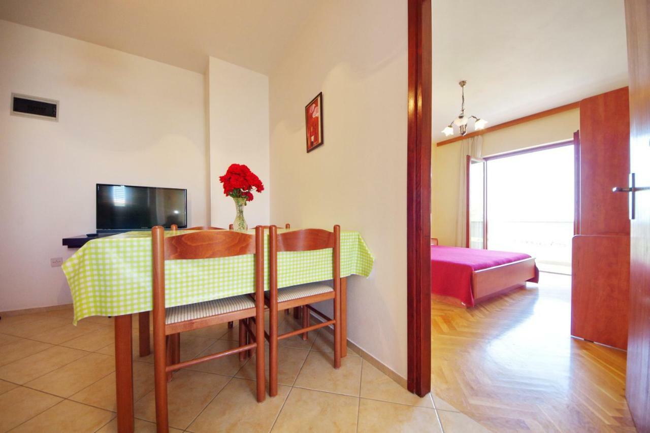 ורסי Apartments Beach מראה חיצוני תמונה